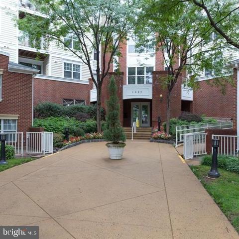 1625 International #319 Mclean, VA 22102