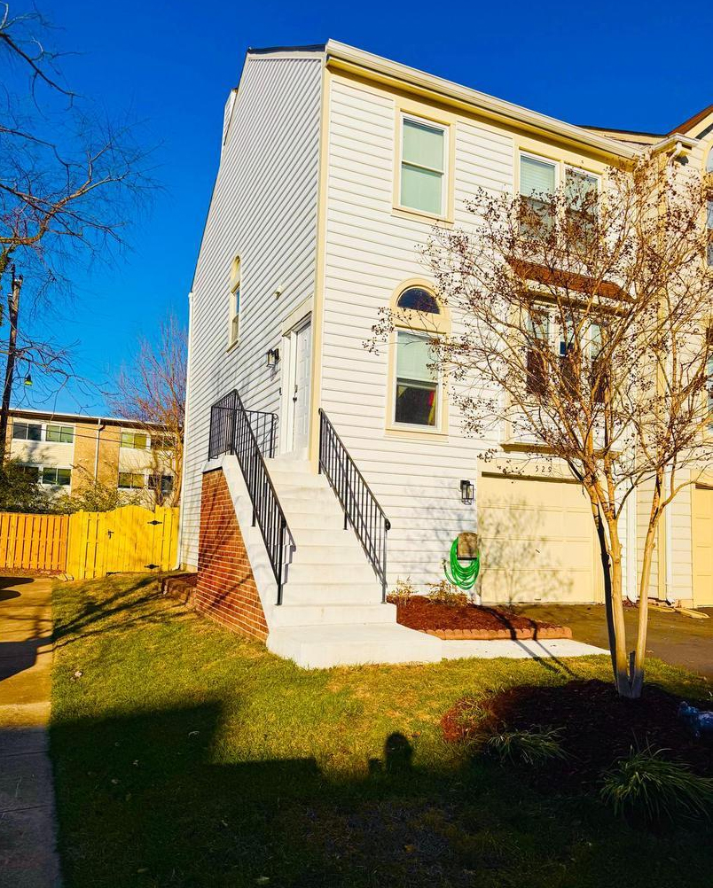 529 Dakota Dr Herndon, VA 20170